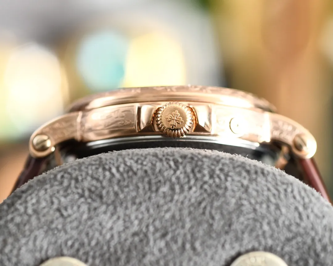 【Top Replica】💰5300! Patek Philippe's classic super complex multi-function 5159 perpetual calendar series watch is elegant! 1⃣️[Wonderful details and advantages] The size of this watch is 38mm. The reasonable size and lug design make it suitable for the public to wear. Whether you have a big wrist or a small wrist, there is no pressure to wear it. Half of it is exposed outside the cuffs when you move. For successful people and business wear, this watch will definitely give you face and confidence. Heart, the feeling of getting started is the comfortable wearing feeling and the weight of a small gold watch. You can all realize that owning it is the real winner in life. This watch is worth [applause][strong][strong][strong][666] 1. Case polishing: In order to pursue the effect of genuine warm and jade-like, PPF watchmakers polish it carefully and work slowly to produce fine work. 2. The connection mechanism between the stamped cover and the shell has a crisp feel that is comparable to the genuine product, and the stamped back cover improves the waterproof performance. 3. The scales and hands are treated with the latest precious metal plating process, and the effect is even better. 4. "Pot lid type" slightly convex sapphire watch mirror, the shape is consistent with the original product, the effect is transparent, and the time can be clearly distinguished. 5. The precious metal stamp is three-dimensional and standard, clear and vivid! 2⃣️【Leading the era of all-in-one computers】Using a customized version of Cal.324 all-in-one computer - thinner, more stable, and more like. The most important thing is that the degree of simulation has skyrocketed. 3⃣️【Strap】Classic Italian calfskin strap with clear texture and good texture. Paired with the top Patek Philippe lantern clasp on the market, it is universal and original without any pressure. Let it have more design elements of formal Patek Philippe [strong][666][666][666]! PPF. Factory is elegant and enduring, timeless classic, low-key and perfect, a gentleman in the watch! Welcome for your tasting! Each watch is delivered with a dedicated adjustment needle, in order to make the majority of watch lovers trust that this high-end product is worth owning🔥
